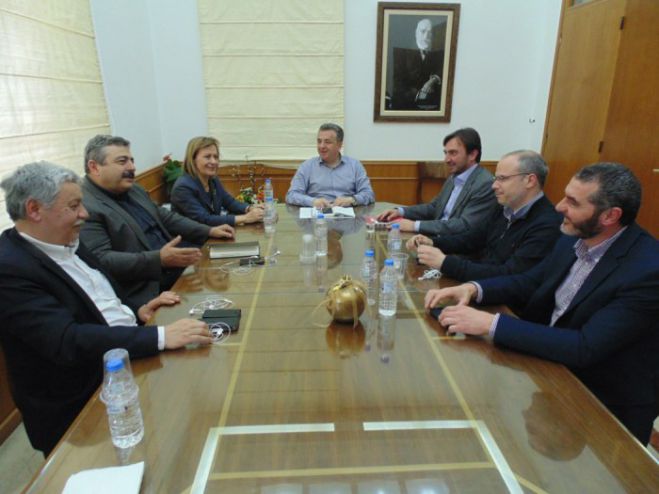 &Pi;&rho;ώ&tau;&eta; &sigma;&upsilon;&nu;ά&nu;&tau;&eta;&sigma;&eta; &Pi;&epsilon;&rho;&iota;&phi;&epsilon;&rho;&epsilon;&iota;ά&rho;&chi;&eta; &Kappa;&rho;ή&tau;&eta;&sigmaf; &mu;&epsilon; &Theta;&epsilon;&mu;&alpha;&tau;&iota;&kappa;&omicron;ύ&sigmaf; &Alpha;&nu;&tau;&iota;&pi;&epsilon;&rho;&iota;&phi;&epsilon;&rho;&epsilon;&iota;ά&rho;&chi;&epsilon;&sigmaf;