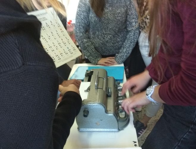 &Beta;&iota;&omega;&mu;&alpha;&tau;&iota;&kappa;ά &Pi;&omicron;&lambda;&upsilon;&alpha;&iota;&sigma;&theta;&eta;&tau;&eta;&rho;&iota;&alpha;&kappa;ά &Epsilon;&rho;&gamma;&alpha;&sigma;&tau;ή&rho;&iota;&alpha;  &alpha;&pi;ό &tau;&omicron;  &ldquo;&Delta;&Iota;&Alpha;&Beta;&Alpha;&Zeta;&Omega; &Gamma;&Iota;&Alpha; &Tau;&Omicron;&Upsilon;&Sigma; &Alpha;&Lambda;&Lambda;&Omicron;&Upsilon;&Sigma;&rdquo; &sigma;&tau;&alpha; &Chi;&alpha;&nu;&iota;ά