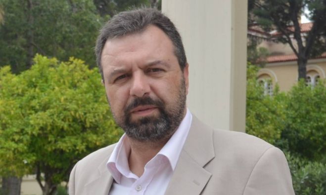 &Sigma;&tau;&eta;&nu; &Kappa;&rho;ή&tau;&eta; &sigma;ή&mu;&epsilon;&rho;&alpha; &omicron; &Sigma;&tau;. &Alpha;&rho;&alpha;&chi;&omega;&beta;ί&tau;&eta;&sigmaf;