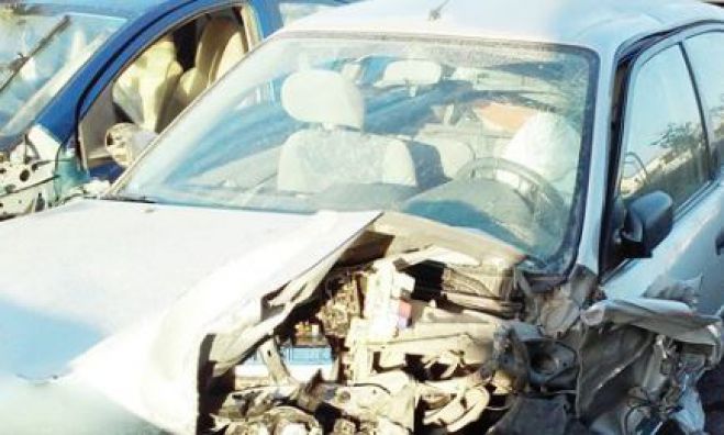 &Delta;ύ&omicron; &tau;&rho;&alpha;&upsilon;&mu;&alpha;&tau;ί&epsilon;&sigmaf; &sigma;&epsilon; &tau;&rho;&omicron;&chi;&alpha;ί&omicron; &sigma;&tau;&eta;&nu; &epsilon;&theta;&nu;&iota;&kappa;ή &omicron;&delta;ό &Chi;&alpha;&nu;ί&omega;&nu; - &Rho;&epsilon;&theta;ύ&mu;&nu;&omicron;&upsilon;