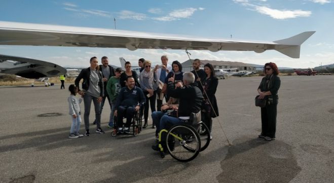 &Pi;&alpha;&rho;&alpha;&pi;&lambda;&eta;&gamma;&iota;&kappa;&omicron;ί &pi;&iota;&lambda;ό&tau;&omicron;&iota; &tau;&omicron;&upsilon; Handflight &sigma;&upsilon;&nu;ά&nu;&tau;&eta;&sigma;&alpha;&nu; &mu;έ&lambda;&eta; &tau;&omicron;&upsilon; &sigma;&upsilon;&lambda;&lambda;ό&gamma;&omicron;&upsilon; &Alpha;&Mu;&Epsilon;&Alpha; &Mu;&epsilon;&gamma;&alpha;&lambda;ό&nu;&eta;&sigma;&omicron;&sigmaf;