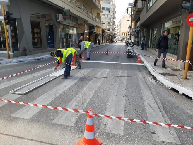 &Mu;&epsilon; &alpha;&delta;&iota;ά&kappa;&omicron;&pi;&omicron; &rho;&upsilon;&theta;&mu;ό &sigma;&upsilon;&nu;&epsilon;&chi;ί&zeta;&omicron;&nu;&tau;&alpha;&iota; &omicron;&iota; &epsilon;&rho;&gamma;&alpha;&sigma;ί&epsilon;&sigmaf; &alpha;&pi;ό &tau;&alpha; &sigma;&upsilon;&nu;&epsilon;&rho;&gamma;&epsilon;ί&alpha; &tau;&omicron;&upsilon; &Delta;ή&mu;&omicron;&upsilon; &Chi;&alpha;&nu;ί&omega;&nu;