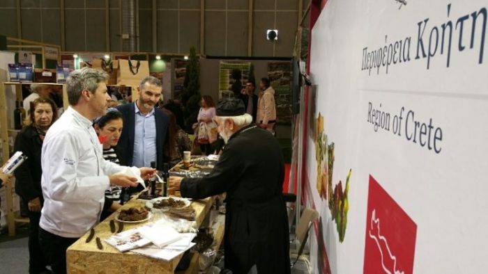 &Sigma;&upsilon;&mu;&mu;&epsilon;&tau;&omicron;&chi;ή &tau;&eta;&sigmaf; &Pi;&epsilon;&rho;&iota;&phi;έ&rho;&epsilon;&iota;&alpha;&sigmaf; &Kappa;&rho;ή&tau;&eta;&sigmaf; &sigma;&tau;&eta;&nu; έ&kappa;&theta;&epsilon;&sigma;&eta; &laquo;&Epsilon;&Xi;&Pi;&Omicron;&Tau;&Rho;&Omicron;&Phi; 2019&raquo;