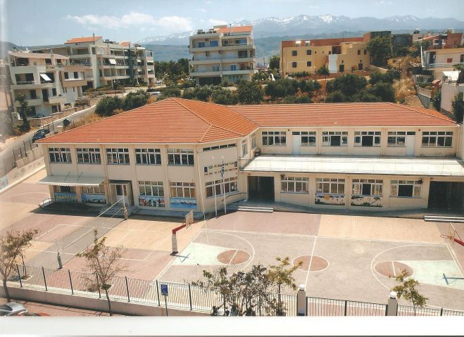 &ldquo;&Sigma;&omicron;&upsilon;&rho;&omega;&tau;ή&rho;&iota;&alpha;&rdquo; &omicron;&iota; &sigma;&tau;έ&gamma;&epsilon;&sigmaf; &sigma;&chi;&omicron;&lambda;&epsilon;ί&omega;&nu; &mu;&epsilon; &tau;&iota;&sigmaf; &beta;&rho;&omicron;&chi;&omicron;&pi;&tau;ώ&sigma;&epsilon;&iota;&sigmaf;