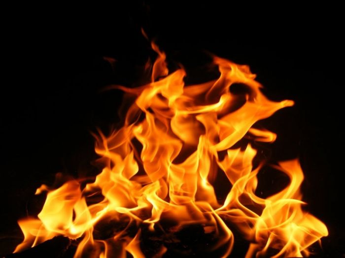 K&iota;&nu;&delta;ύ&nu;&epsilon;&psi;&epsilon; &nu;&alpha; &kappa;&alpha;&epsilon;ί &sigma;&pi;ί&tau;&iota; &sigma;&tau;&omicron;&nu; &Alpha;&pi;&omicron;&kappa;ό&rho;&omega;&nu;&alpha;