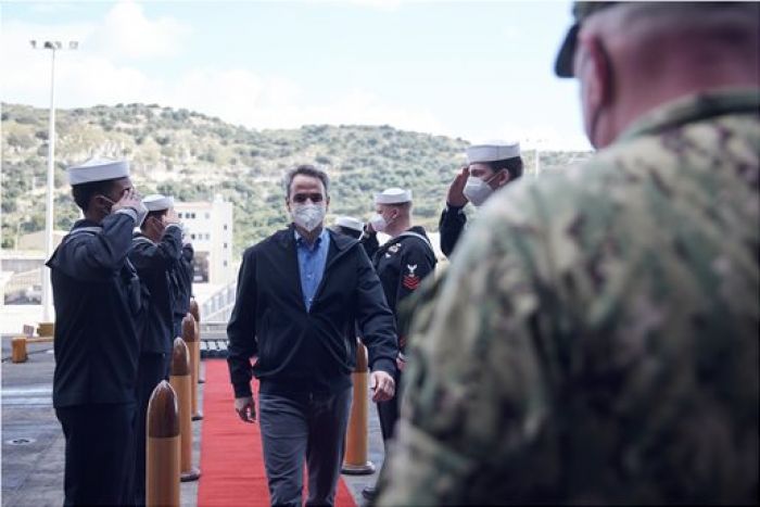 Στο αεροπλανοφόρο «Αϊζενχάουερ» ο Κυριάκος Μητσοτάκης