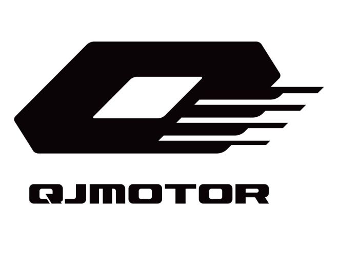 ΤΑΞΙΔΙ &quot;QJ DUBAI&quot; – Με QJMOTOR SRT 800X Στο Μανχάταν της ερήμου με την SRT 800X