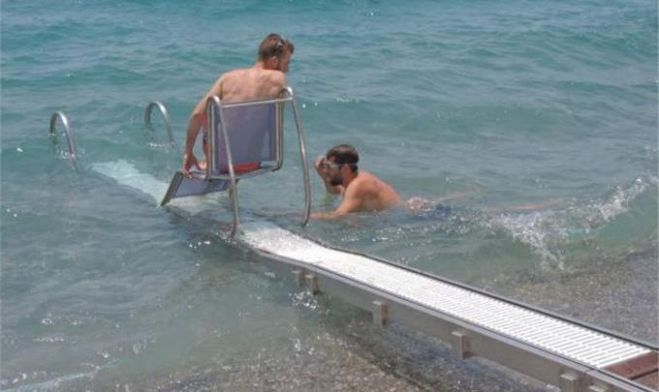 &Tau;&omicron;&pi;&omicron;&theta;&epsilon;&tau;&omicron;ύ&nu;&tau;&alpha;&iota; &rho;ά&gamma;&epsilon;&sigmaf; &pi;&rho;ό&sigma;&beta;&alpha;&sigma;&eta;&sigmaf; &Alpha;&mu;&epsilon;&Alpha; &sigma;&tau;&iota;&sigmaf; &pi;&alpha;&rho;&alpha;&lambda;ί&epsilon;&sigmaf; &tau;&omicron;&upsilon; &delta;ή&mu;&omicron;&upsilon; &Kappa;&alpha;&nu;&tau;ά&nu;&omicron;&upsilon;-&Sigma;&epsilon;&lambda;ί&nu;&omicron;&upsilon;