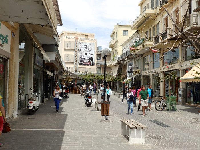 Μειωμένη η κίνηση στα εμπορικά καταστήματα των Χανίων