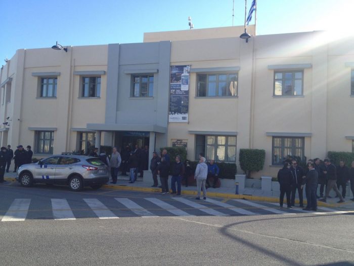 &Sigma;&tau;ά&sigma;&eta; &epsilon;&rho;&gamma;&alpha;&sigma;ί&alpha;&sigmaf; &alpha;&pi;ό &tau;&omicron;&upsilon;&sigmaf; &omicron;&delta;&eta;&gamma;&omicron;ύ&sigmaf; &tau;&alpha;&xi;ί &tau;&omicron;&upsilon; &Eta;&rho;&alpha;&kappa;&lambda;&epsilon;ί&omicron;&upsilon;