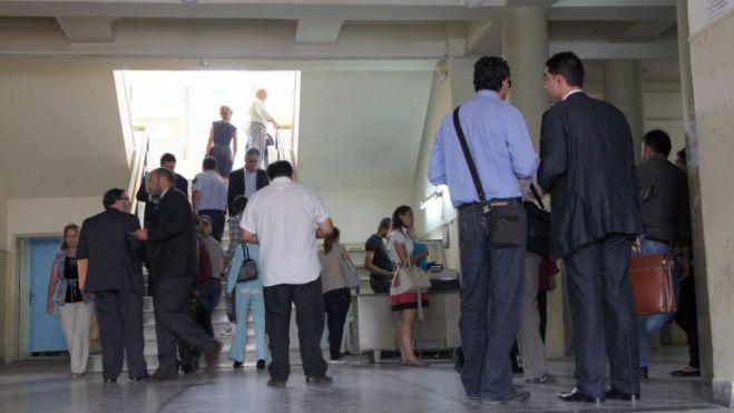 &Alpha;&theta;&omega;ώ&theta;&eta;&kappa;&alpha;&nu; &omicron;&iota; 45 &delta;&eta;&mu;&omicron;&tau;&iota;&kappa;&omicron;ί &sigma;ύ&mu;&beta;&omicron;&upsilon;&lambda;&omicron;&iota;