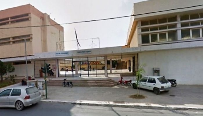 &Rho;ί&chi;&tau;&epsilon;&rho;... &epsilon;&nu;&alpha;&nu;&tau;ί&omicron;&nu; &pi;&alpha;&iota;&delta;&epsilon;ί&alpha;&sigmaf;